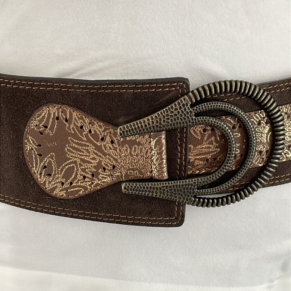 Chico’s Size Medium brown suede leather elastic hook closure gold print belt. - Picture 2 of 12